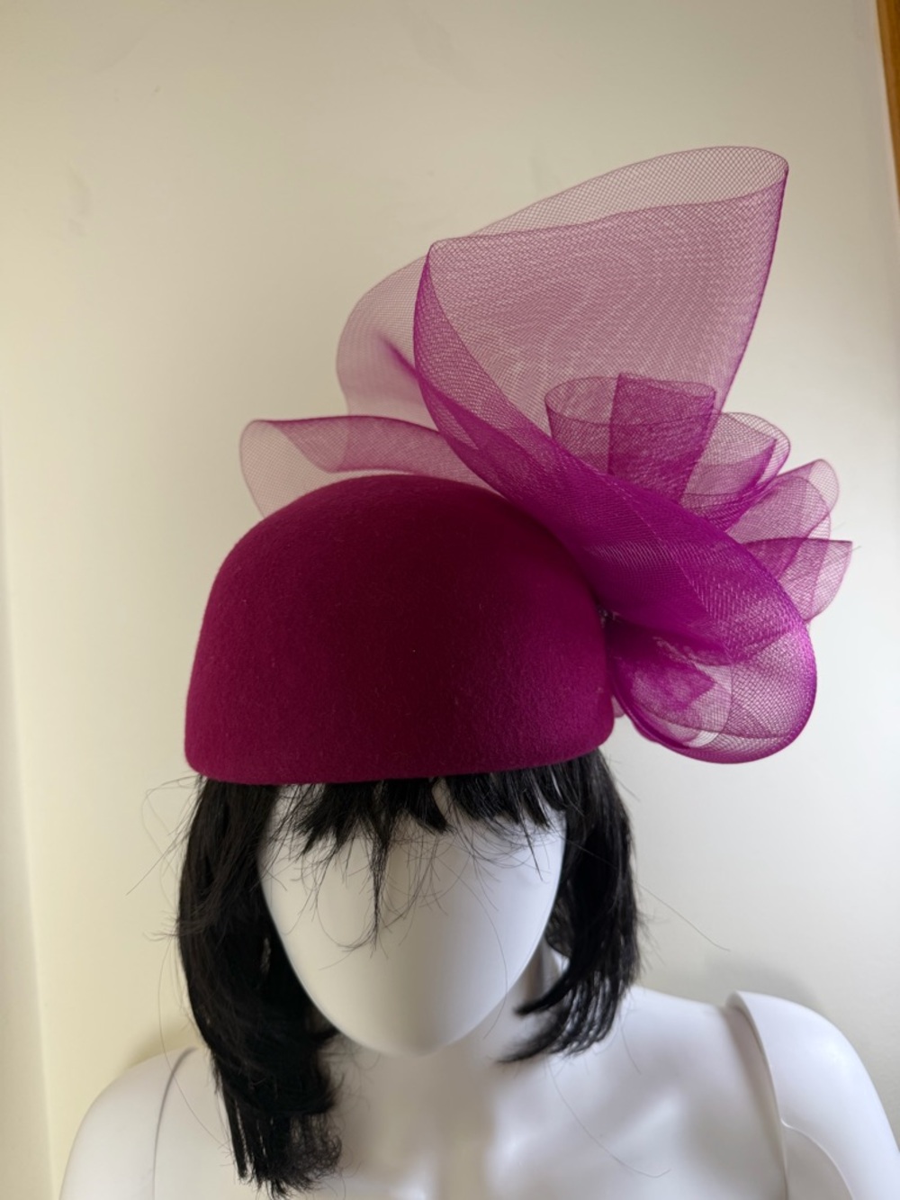 Elegant Women's Fascinator Hat in Magenta with Decorative Mesh Bow